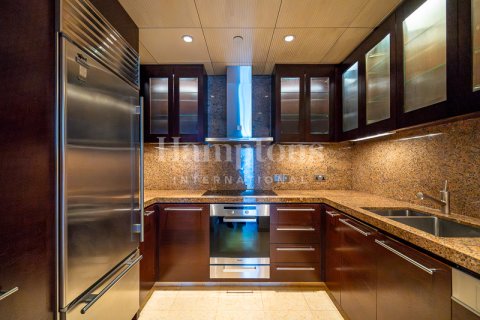 Huoneisto Burj Khalifa, Dubai, Arabiemiraatit 1 makuuhuone, 101.81982994 m2 № 651202 - kuva 10