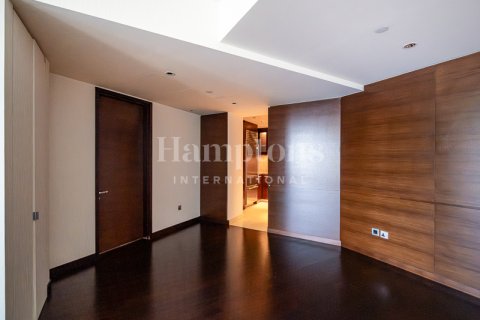 Huoneisto Burj Khalifa, Dubai, Arabiemiraatit 1 makuuhuone, 101.81982994 m2 № 651202 - kuva 8