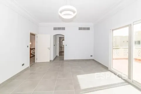 Вилла Meadows, Дубай, БАӘ-да 4 жатын бөлмелер, 373 м² № 738244 - фото 7