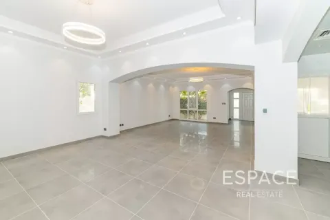 Вилла Meadows, Дубай, БАӘ-да 4 жатын бөлмелер, 373 м² № 738244 - фото 3