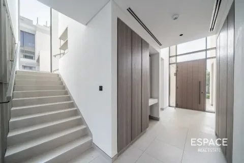 Villa à louer à Tilal Al Ghaf, Dubai, EAU 5 chambres, 483 m2 № 738245 - photo 3