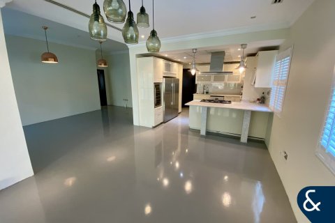 Vilë në Jumeirah Village Triangle, Dubai, Emiratet e Bashkuara Arabe 4 dhoma gjumi, 649 m2. № 667992 - Foto 9