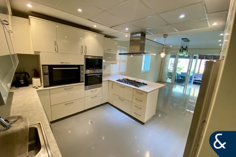 Vilë në Jumeirah Village Triangle, Dubai, Emiratet e Bashkuara Arabe 4 dhoma gjumi, 649 m2. № 667992 - Foto 7