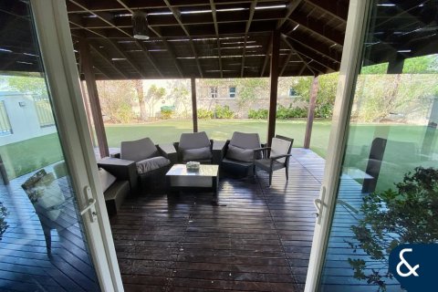 Vilë në Jumeirah Village Triangle, Dubai, Emiratet e Bashkuara Arabe 4 dhoma gjumi, 649 m2. № 667992 - Foto 11