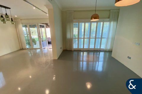 Vilë në Jumeirah Village Triangle, Dubai, Emiratet e Bashkuara Arabe 4 dhoma gjumi, 649 m2. № 667992 - Foto 6