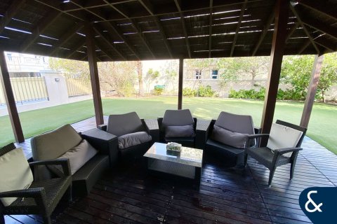 Vilë në Jumeirah Village Triangle, Dubai, Emiratet e Bashkuara Arabe 4 dhoma gjumi, 649 m2. № 667992 - Foto 12