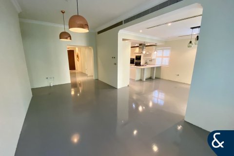 Vilë në Jumeirah Village Triangle, Dubai, Emiratet e Bashkuara Arabe 4 dhoma gjumi, 649 m2. № 667992 - Foto 3