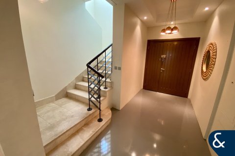 Vilë në Jumeirah Village Triangle, Dubai, Emiratet e Bashkuara Arabe 4 dhoma gjumi, 649 m2. № 667992 - Foto 27