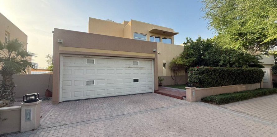 Villa à Arabian Ranches, Dubai, EAU: 3 chambres, 588 m2 № 703304