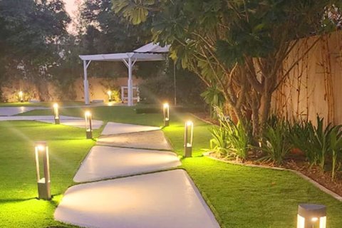 Vila u gradu Dubai, UAE 5 spavaće sobe, 483.1 m2 Br. 669920 - Slika 2