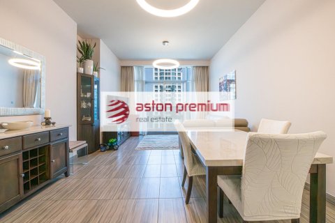 Apartamento en venta en Jumeirah Lake Towers, Dubai, EAU 2 dormitorios, 124 m2 № 726305 - foto 3