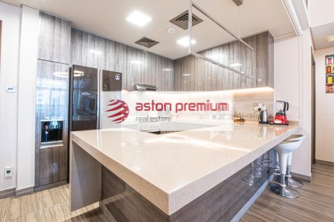 Apartamento en venta en Jumeirah Lake Towers, Dubai, EAU 2 dormitorios, 124 m2 № 726305 - foto 8