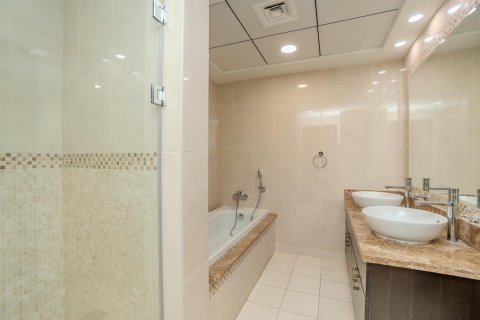 Apartment til salg i Palm Jumeirah, Dubai, UAE 2 soveværelser, 195 kvm № 642031 - foto 8