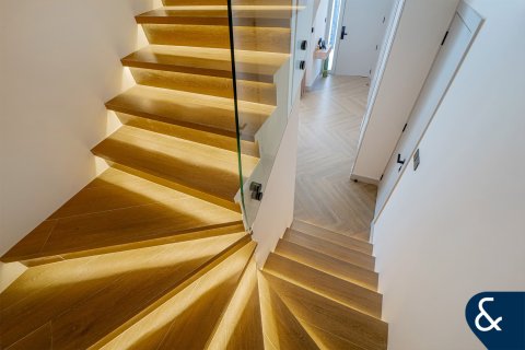 Villa te koop in Arabian Ranches, Dubai, VAE 4 slaapkamers, 231 vr.m., nr 688660 - foto 18