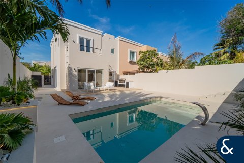 Villa te koop in Arabian Ranches, Dubai, VAE 4 slaapkamers, 231 vr.m., nr 688660 - foto 20