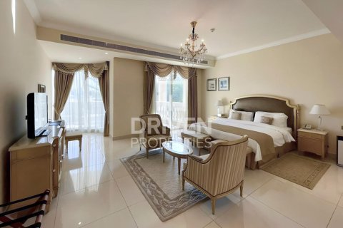 Vilă de închiriat în Palm Jumeirah, Dubai, EAU 5 dormitoare, 631 mp.  №655402 - poză 3