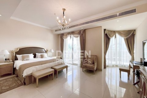 Vilă de închiriat în Palm Jumeirah, Dubai, EAU 5 dormitoare, 631 mp.  №655402 - poză 9
