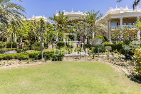 Vilă de închiriat în Palm Jumeirah, Dubai, EAU 5 dormitoare, 631 mp.  №655402 - poză 6