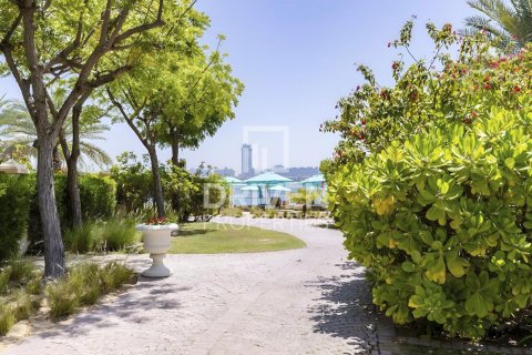 Vilă de închiriat în Palm Jumeirah, Dubai, EAU 5 dormitoare, 631 mp.  №655402 - poză 8
