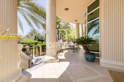 Vilă de închiriat în Palm Jumeirah, Dubai, EAU 5 dormitoare, 631 mp.  №655402 - poză 16