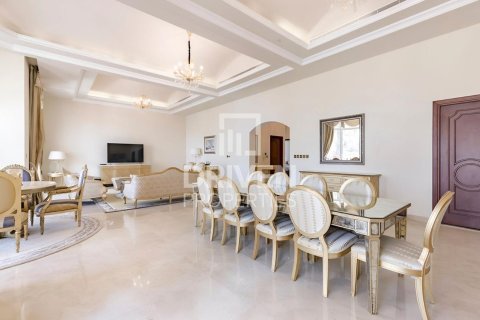 Vilă de închiriat în Palm Jumeirah, Dubai, EAU 5 dormitoare, 631 mp.  №655402 - poză 10