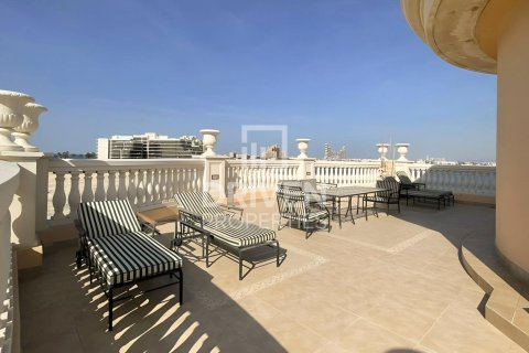 Vilă de închiriat în Palm Jumeirah, Dubai, EAU 5 dormitoare, 631 mp.  №655402 - poză 15