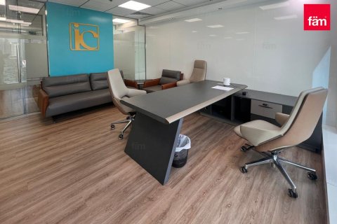 Escritório para arrendamento em Business Bay, Dubai, EAU 104.7 m2 № 700093 - foto 2