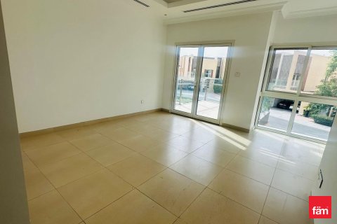 Vilă de închiriat în Al Barsha, Dubai, EAU 4 dormitoare, 376.3 mp. №699856 - poză 8