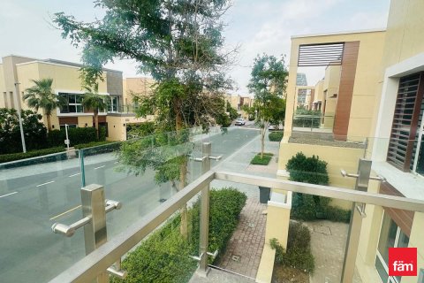 Vilă de închiriat în Al Barsha, Dubai, EAU 4 dormitoare, 376.3 mp. №699856 - poză 23