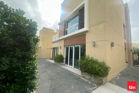 Vilă de închiriat în Al Barsha, Dubai, EAU 4 dormitoare, 376.3 mp. №699856 - poză 2
