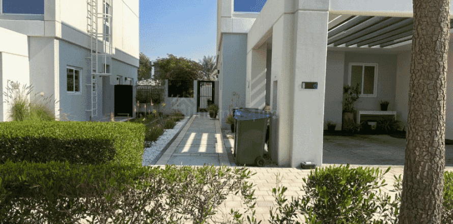 Вилла Dubai Land, Дубай, БАӘ-да 4 жатын бөлмелер, 230 м² № 718589