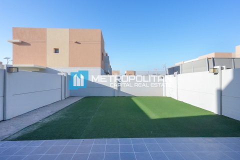 Townhouse in Al Samha, Abu Dhabi, UAE 3 bedrooms, 157 sq.m. № 651942 - photo 8