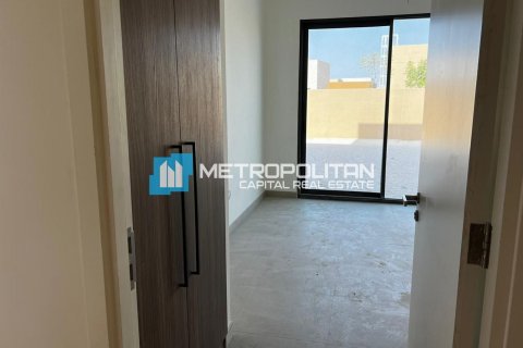 Vila v Ghantoot, Abu Dhabi, SAE 3 spálne, 422.5 m2 č. 651940 - Fotografia 11