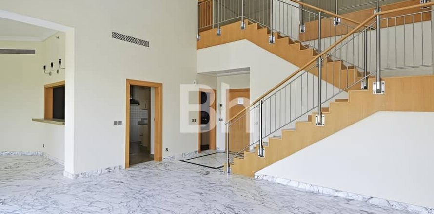 Apartament në Palm Jumeirah, Dubai, Emiratet e Bashkuara Arabe 4 dhoma gjumi, 449 m2. № 643536