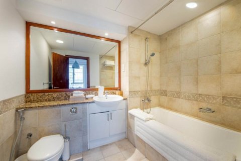 Lägenhet till försäljning i Dubai Marina, Dubai, UAE 2 sovrum, 140.38 kvm Nr. 749281 - fotografi 16