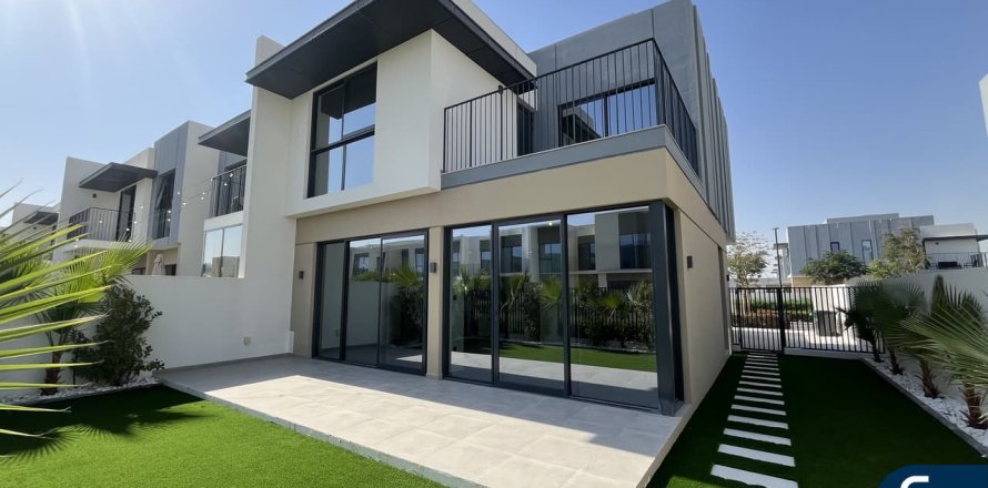 Таунхаус в The Valley, Дубай, ОАЕ 4 спальні, 260м2 № 698086