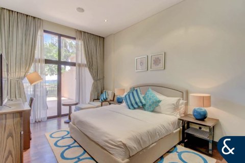 Apartmen di Palm Jumeirah, Dubai, UAE 1 bilik tidur, 145 meter persegi № 698175 - foto 1