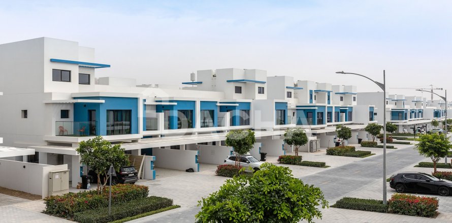 Városi lakóépület itt: Damac Lagoons, Dubai, EAE, 4 hálószoba, 212 m², azonosító: 719118