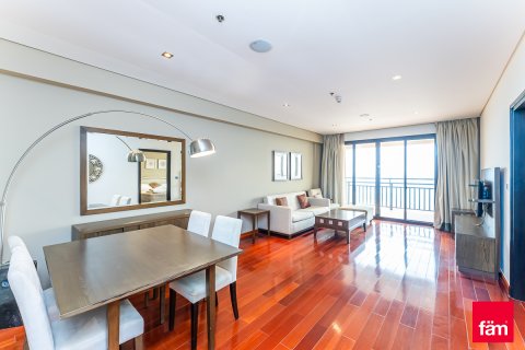 Palm Jumeirah, Dubai, UAE의 판매용 아파트 침실 1개, 107.6제곱미터 번호 751468 - 사진 2