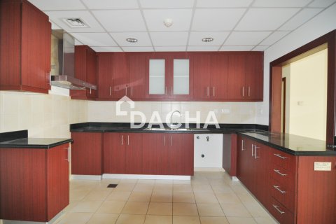 Huoneisto Jumeirah Beach Residence, Dubai, Arabiemiraatit 3 makuuhuonetta, 179 m2 № 766068 - kuva 10
