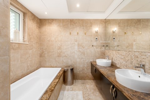 Vilë në Jumeirah Park, Dubai, Emiratet e Bashkuara Arabe 3 dhoma gjumi, 284.56 m2. № 749602 - Foto 12