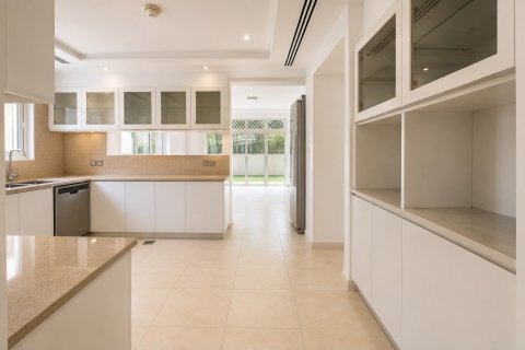 Vilë në Jumeirah Park, Dubai, Emiratet e Bashkuara Arabe 3 dhoma gjumi, 284.56 m2. № 749602 - Foto 6