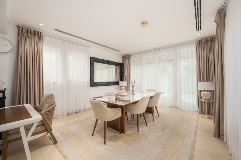 Vilë në Jumeirah Park, Dubai, Emiratet e Bashkuara Arabe 3 dhoma gjumi, 284.56 m2. № 749602 - Foto 16