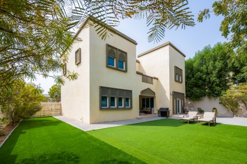Vilë në Jumeirah Park, Dubai, Emiratet e Bashkuara Arabe 3 dhoma gjumi, 284.56 m2. № 749602 - Foto 1