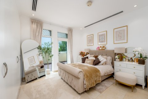 Vilë në Jumeirah Park, Dubai, Emiratet e Bashkuara Arabe 3 dhoma gjumi, 284.56 m2. № 749602 - Foto 10
