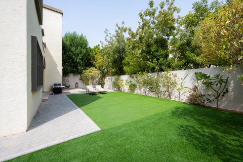 Vilë në Jumeirah Park, Dubai, Emiratet e Bashkuara Arabe 3 dhoma gjumi, 284.56 m2. № 749602 - Foto 22