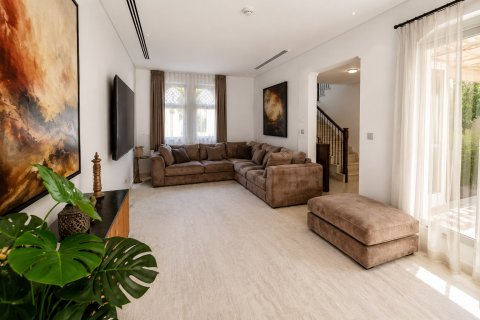 Vilë në Jumeirah Park, Dubai, Emiratet e Bashkuara Arabe 3 dhoma gjumi, 284.56 m2. № 749602 - Foto 2
