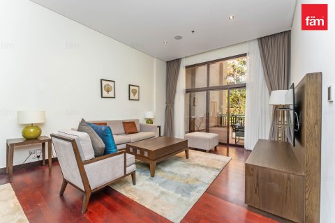 Lägenhet till försäljning i Palm Jumeirah, Dubai, UAE 1 sovrum, 145 kvm Nr. 685971 - fotografi 7