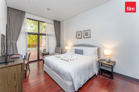 Lägenhet till försäljning i Palm Jumeirah, Dubai, UAE 1 sovrum, 145 kvm Nr. 685971 - fotografi 3