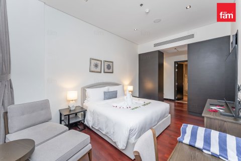 Lägenhet till försäljning i Palm Jumeirah, Dubai, UAE 1 sovrum, 145 kvm Nr. 685971 - fotografi 13